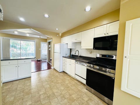 Tiny photo for 4035 N Keystone Avenue #G, Chicago, IL 60641 (MLS # 12665492)