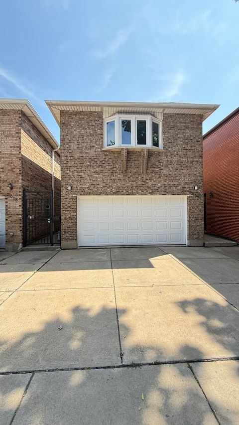 2819 S quinn Street Chicago IL 60608