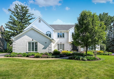 Photo of 32 Ridgefield Lane, Burr Ridge, IL 60527 (MLS # 12720071)