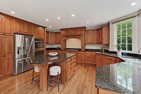 Tiny photo for 32 Ridgefield Lane, Burr Ridge, IL 60527 (MLS # 12720071)