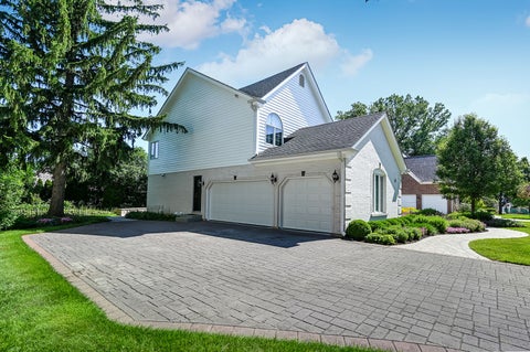Tiny photo for 32 Ridgefield Lane, Burr Ridge, IL 60527 (MLS # 12720071)