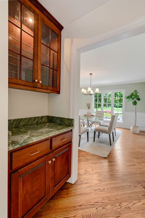 Tiny photo for 32 Ridgefield Lane, Burr Ridge, IL 60527 (MLS # 12720071)