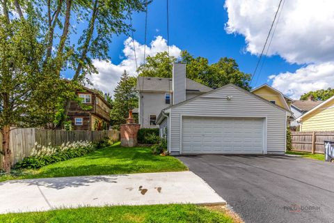 Tiny photo for 112 3rd Street, Libertyville, IL 60048 (MLS # 12455902)