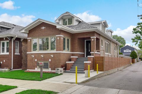 Photo of 4915 N Kostner Avenue, Chicago, IL 60630 (MLS # 12635879)