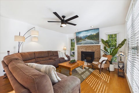 Tiny photo for 359 Banbury Lane, Grayslake, IL 60030 (MLS # 12776645)