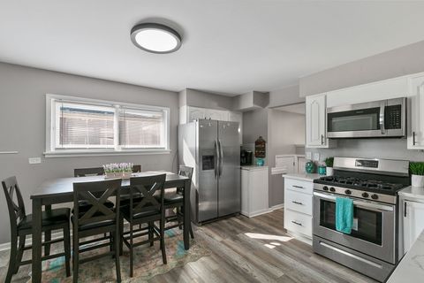 Tiny photo for 15221 Oak Street, Dolton, IL 60419 (MLS # 12473836)