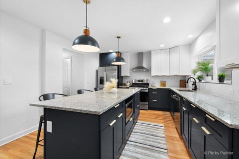 Tiny photo for 6322 N Monticello Avenue, Chicago, IL 60659 (MLS # 12523727)