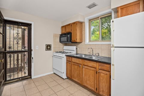 Tiny photo for 7019 N Ridge Boulevard #3A, Chicago, IL 60645 (MLS # 12560425)