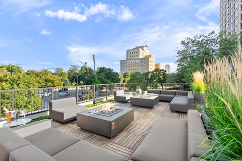 Tiny photo for 2020 N LINCOLN PARK WEST PARK #9J, Chicago, IL 60614 (MLS # 12779984)
