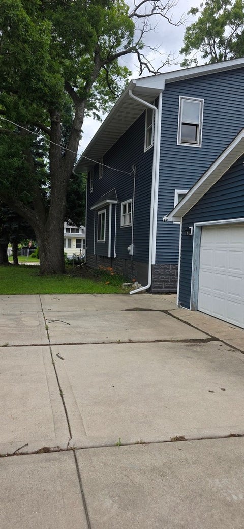 Tiny photo for 1324 Ridgewood Avenue, Joliet, IL 60432 (MLS # 12682080)