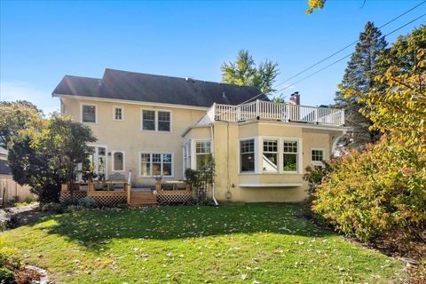 Tiny photo for 611 Ash Street, Winnetka, IL 60093 (MLS # 12507234)