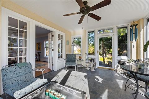 Tiny photo for 611 Ash Street, Winnetka, IL 60093 (MLS # 12507234)