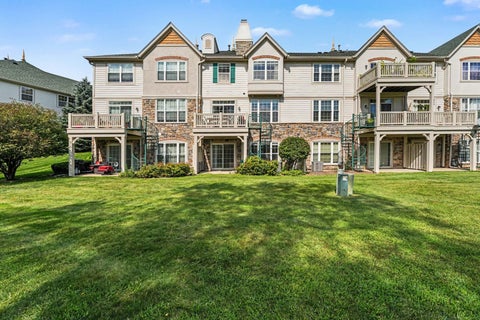 Tiny photo for 469 Bay Tree Circle, Vernon Hills, IL 60061 (MLS # 12749140)