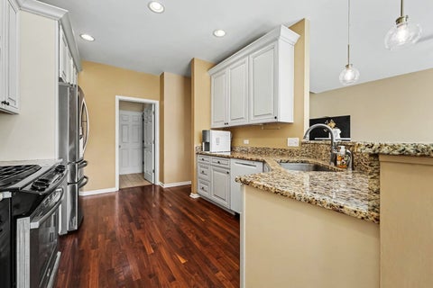 Tiny photo for 469 Bay Tree Circle, Vernon Hills, IL 60061 (MLS # 12749140)
