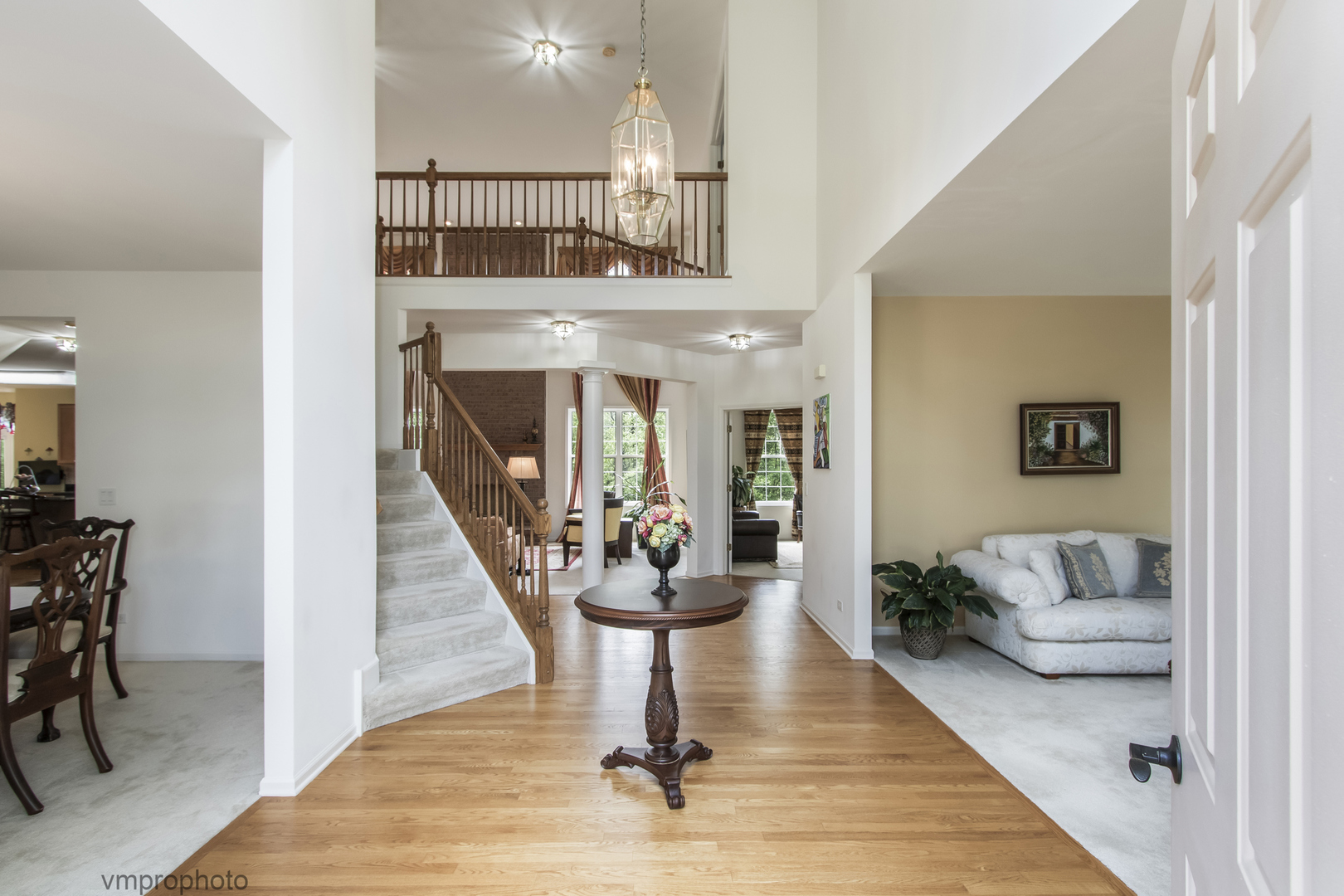 591 W Rosiland Drive