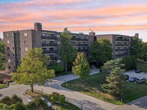 Photo of 920 Vose Drive #106, Gurnee, IL 60031 (MLS # 12520502)