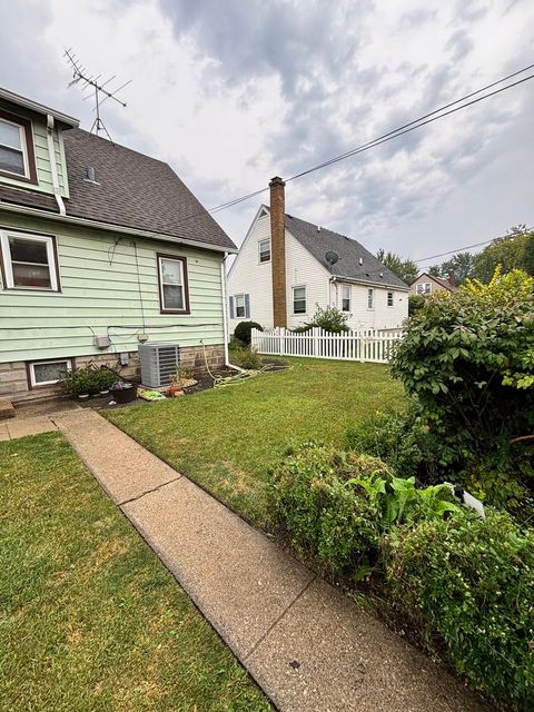 Tiny photo for 16254 Prairie Avenue, South Holland, IL 60473 (MLS # 12469940)