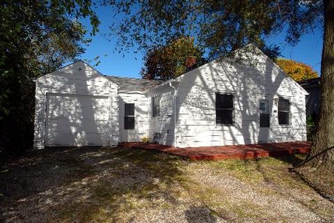 A home in LAKE BLUFF