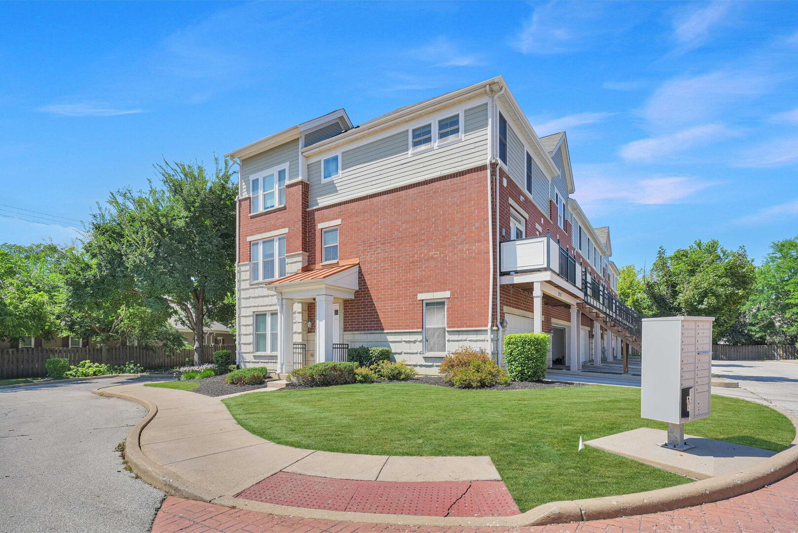 2112 S Crambourne Way 6-6