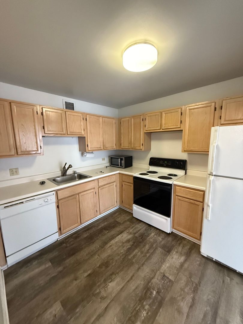 200 N DEARBORN Street 2302