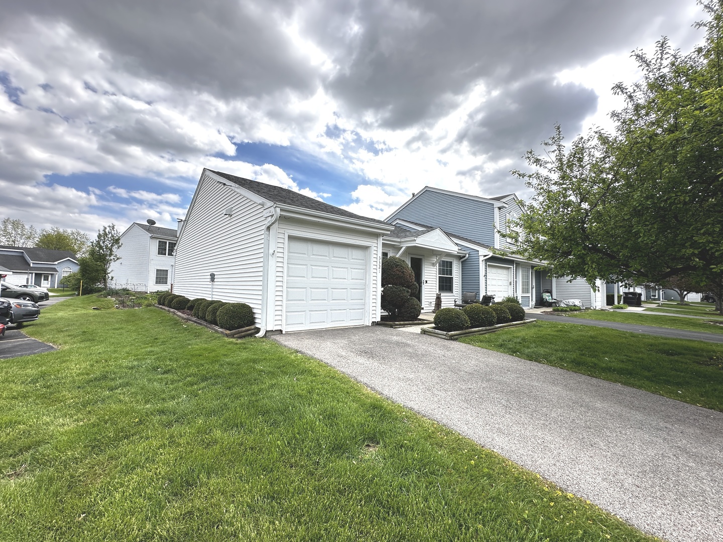 3321 Greenwich Lane