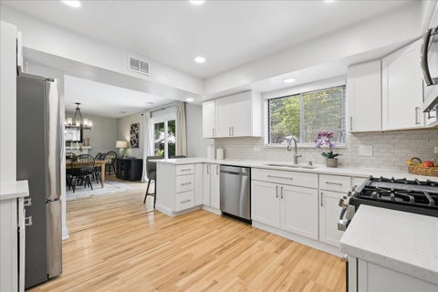 Tiny photo for 35 KNIGHTSBRIDGE Drive, Mundelein, IL 60060 (MLS # 12685100)