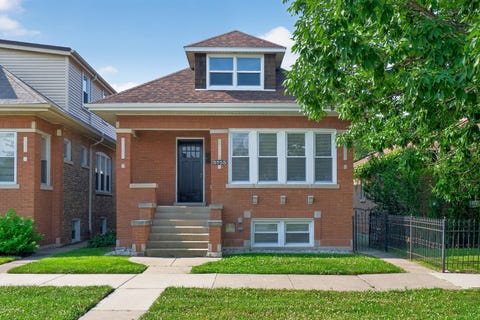 Tiny photo for 5755 W Eddy Street, Chicago, IL 60634 (MLS # 12709699)