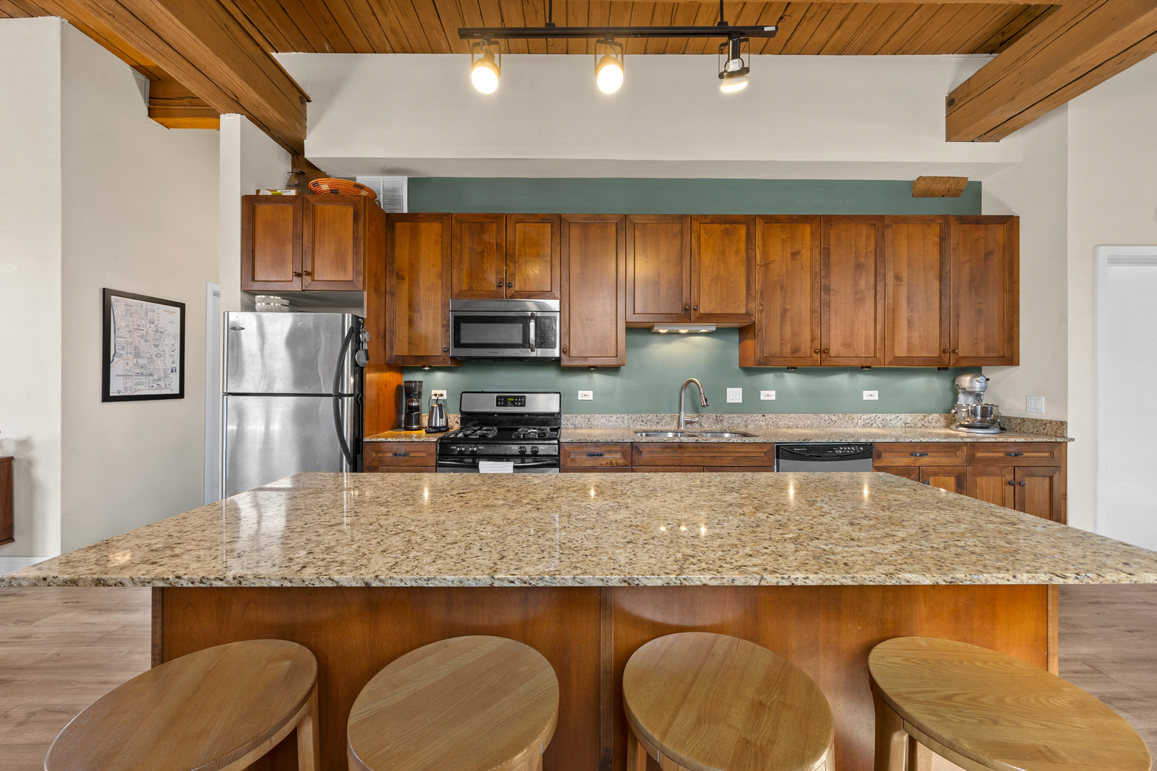 1061 W 16th Street 111