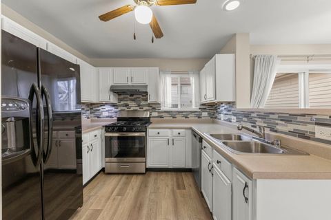 Tiny photo for 1643 ORCHARD Court, West Chicago, IL 60185 (MLS # 12576441)