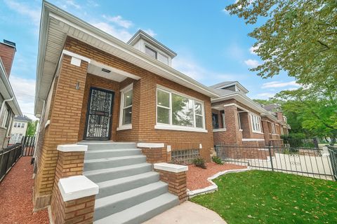 Photo of 6741 S Maplewood Avenue, Chicago, IL 60629 (MLS # 12499077)