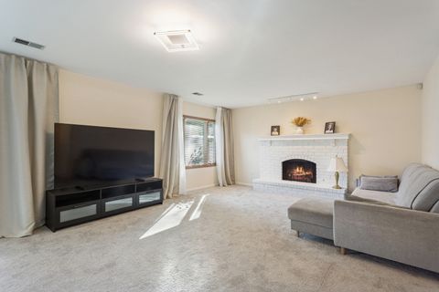 Tiny photo for 1012 Londonberry Court, Bolingbrook, IL 60440 (MLS # 12474410)