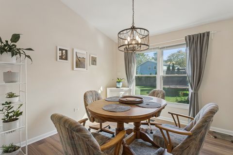 Tiny photo for 1012 Londonberry Court, Bolingbrook, IL 60440 (MLS # 12474410)