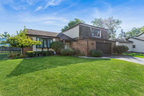 Tiny photo for 1012 Londonberry Court, Bolingbrook, IL 60440 (MLS # 12474410)