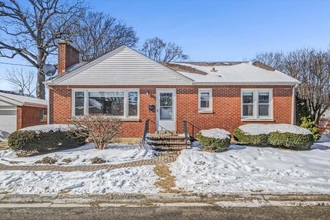 Photo of 137 Highwood Avenue, Highwood, IL 60040 (MLS # 12562194)