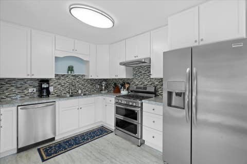 Tiny photo for 424 E Shorewood Road, Round Lake Beach, IL 60073 (MLS # 12732301)