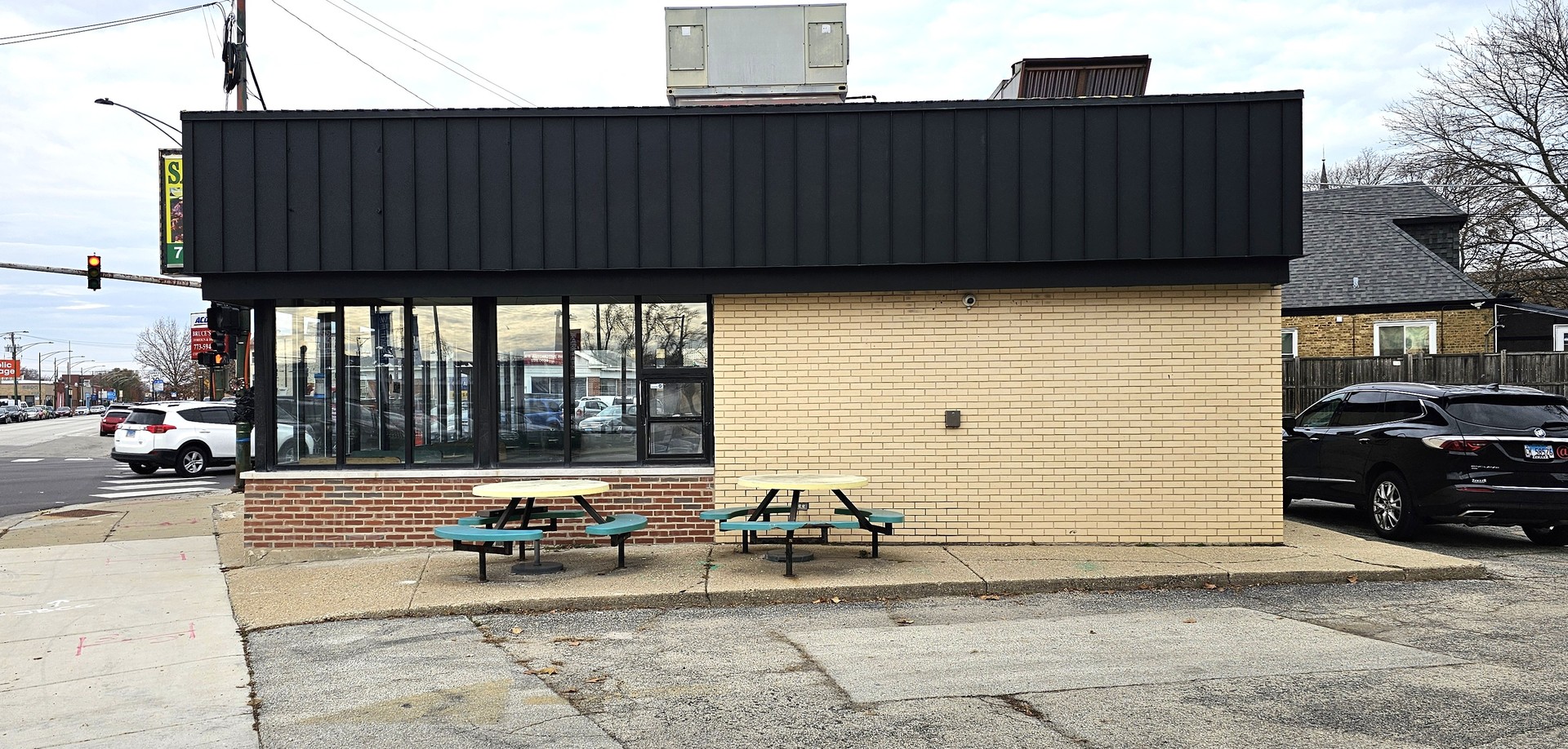 5725 N Northwest Highway