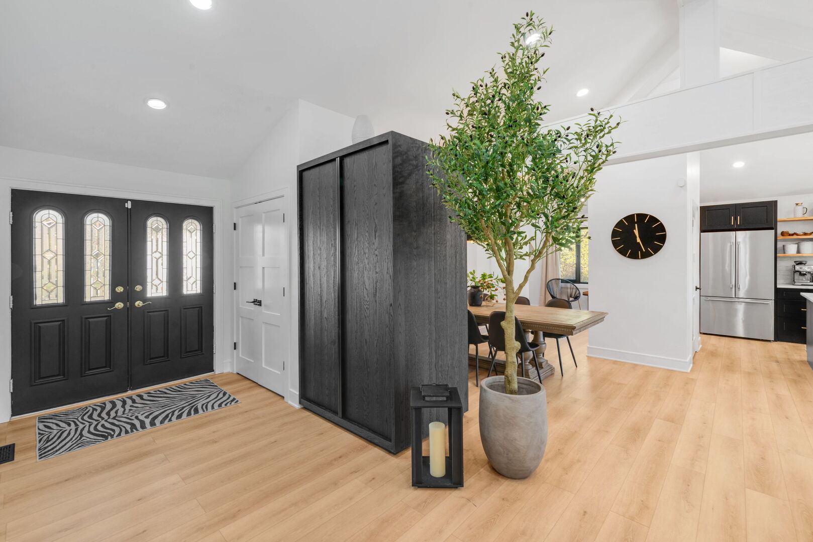 2S709 Ave Chateaux Drive