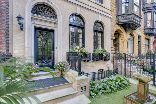 53 E Division Street
