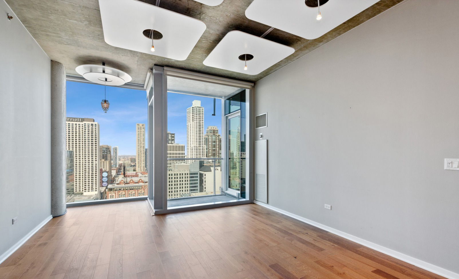 600 N FAIRBANKS Court 2906