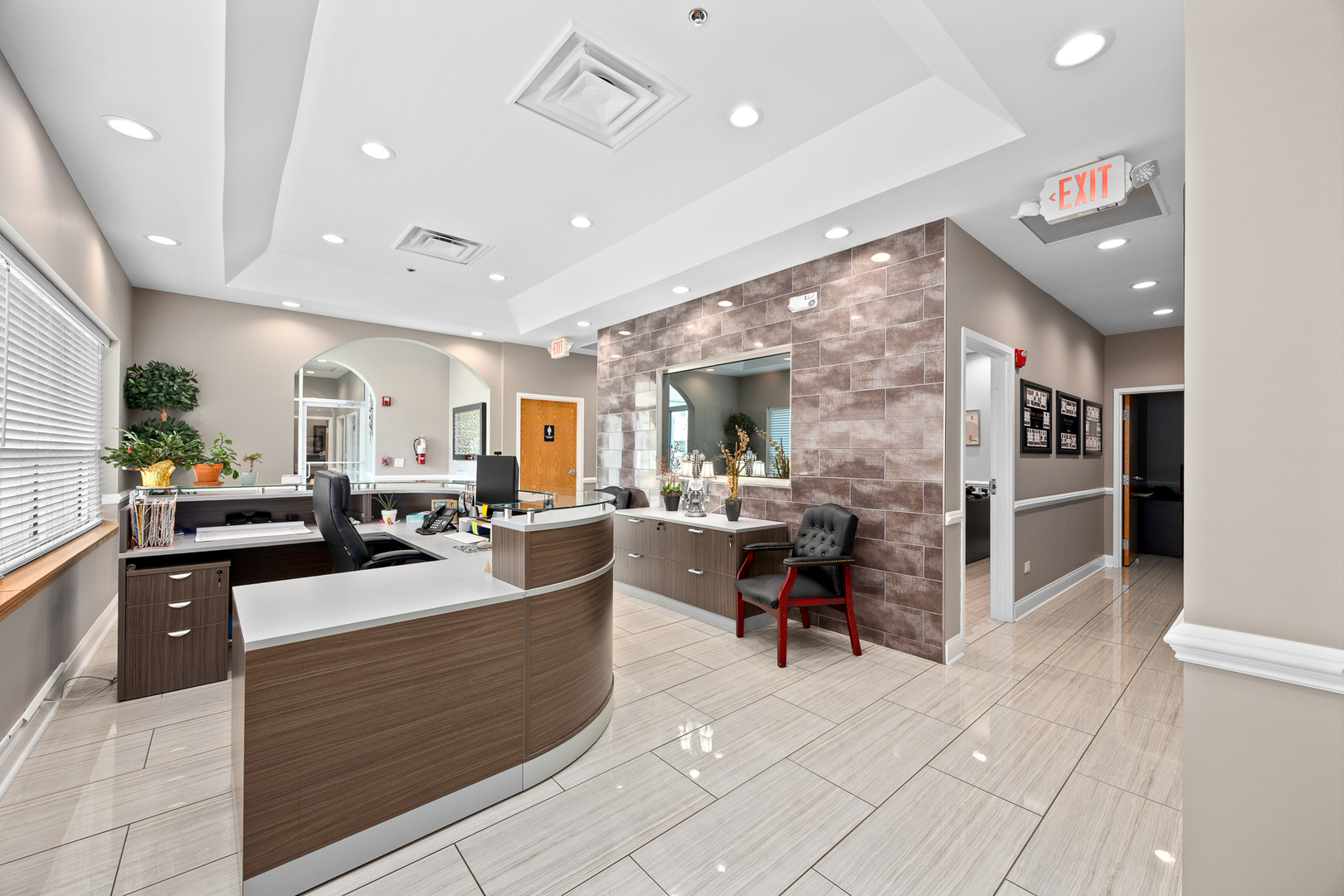 2005 S Bloomingdale Road G