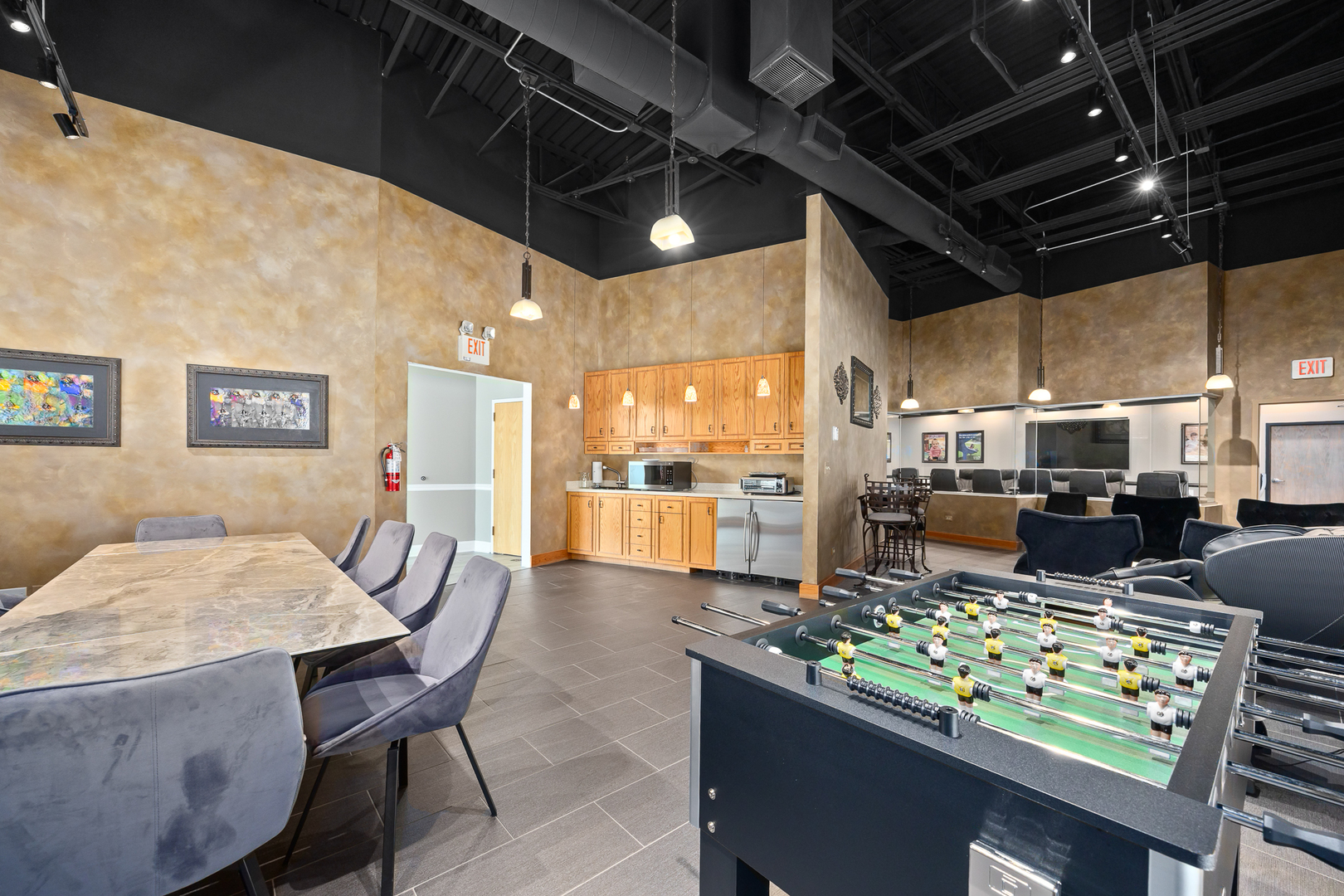 2005 S Bloomingdale Road G