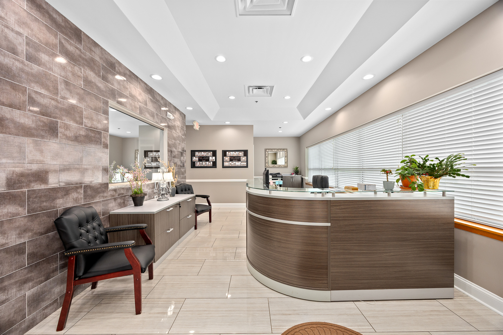 2005 S Bloomingdale Road G