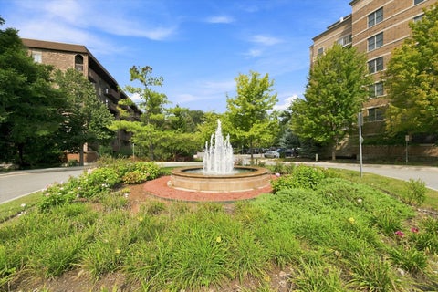 Tiny photo for 125 Lakeview Drive #604, Bloomingdale, IL 60108 (MLS # 12759844)