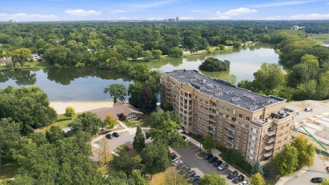 Tiny photo for 125 Lakeview Drive #604, Bloomingdale, IL 60108 (MLS # 12759844)
