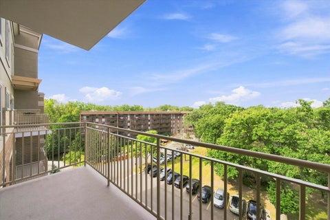 Tiny photo for 125 Lakeview Drive #604, Bloomingdale, IL 60108 (MLS # 12759844)