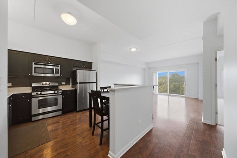 Tiny photo for 125 Lakeview Drive #604, Bloomingdale, IL 60108 (MLS # 12759844)