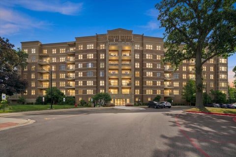 Tiny photo for 125 Lakeview Drive #604, Bloomingdale, IL 60108 (MLS # 12759844)