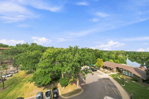Tiny photo for 125 Lakeview Drive #604, Bloomingdale, IL 60108 (MLS # 12759844)