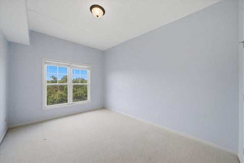 Tiny photo for 125 Lakeview Drive #604, Bloomingdale, IL 60108 (MLS # 12759844)