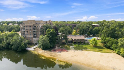 Tiny photo for 125 Lakeview Drive #604, Bloomingdale, IL 60108 (MLS # 12759844)